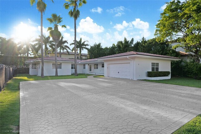 Photo - 52 Camden Dr