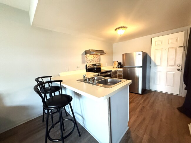 Photo - 6850 Blue Heron Blvd Unidad 606