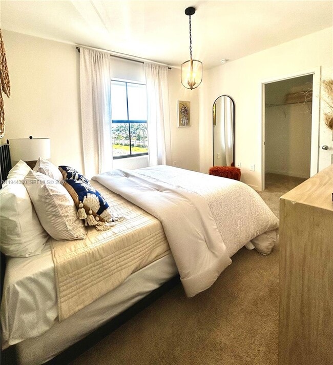 Photo - 453 NE 13th St