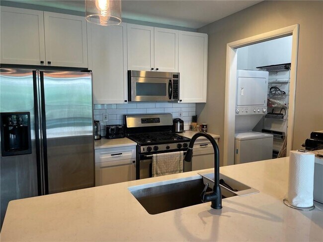 845 Spring St NW Unit 213