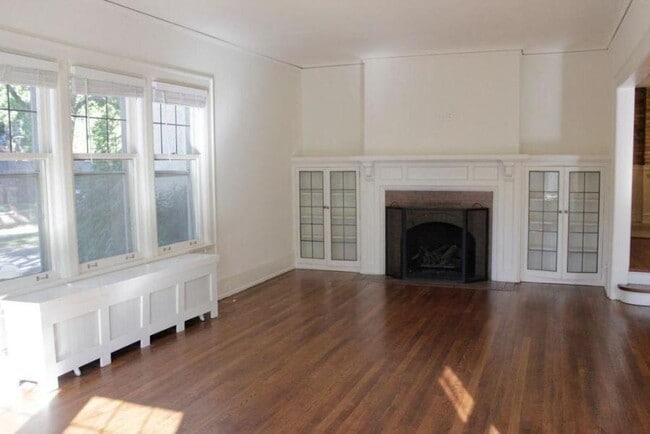 Photo - 3132 N Shepard Ave