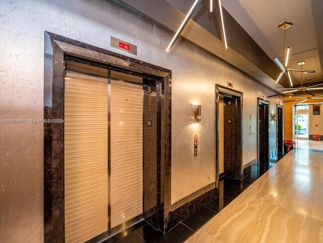 Photo - 950 Brickell Bay Dr Unit 4104