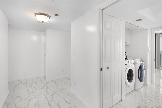 Photo - 8750 S Ocean Dr Unidad 1635