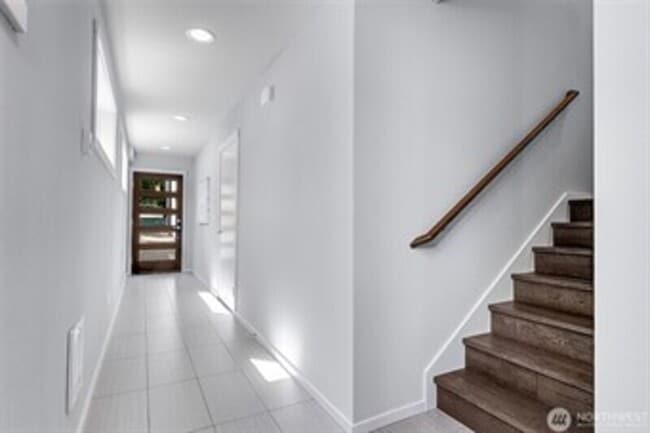 Photo - 732 26th Ave S