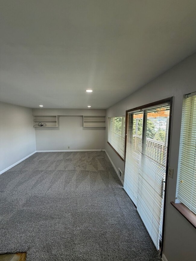 Photo - 852 W Nickerson St Unit 854