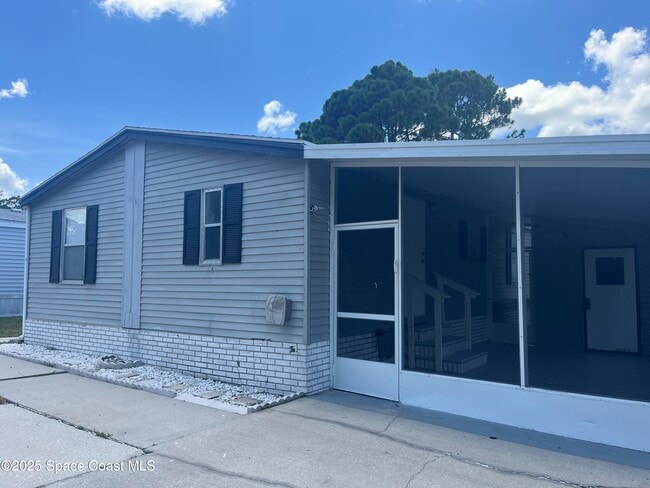 Building Photo - 1641 Ridge Dr Rental