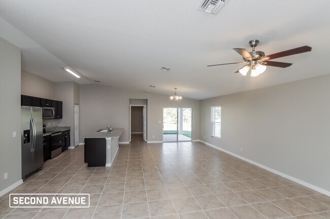 1155 Gawain Rd
