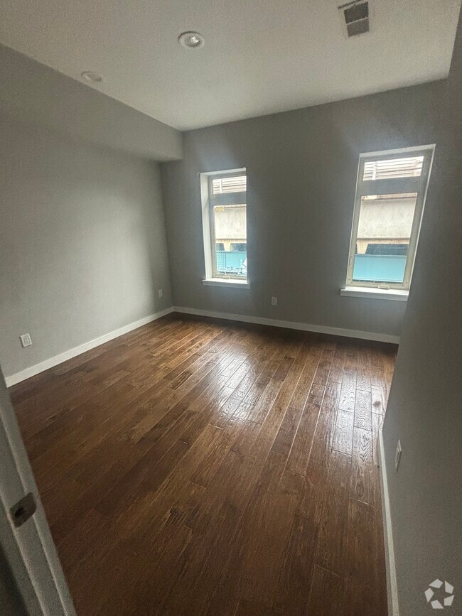 Building Photo - 2235 N Front St Rental