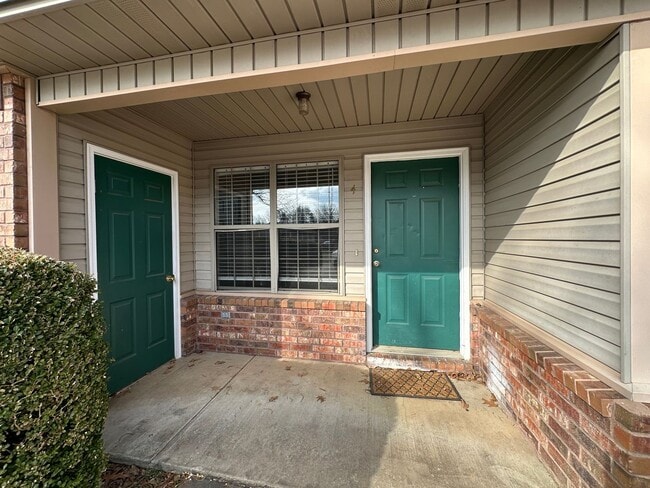 Building Photo - 225 E L St Unit 225 E L St #4