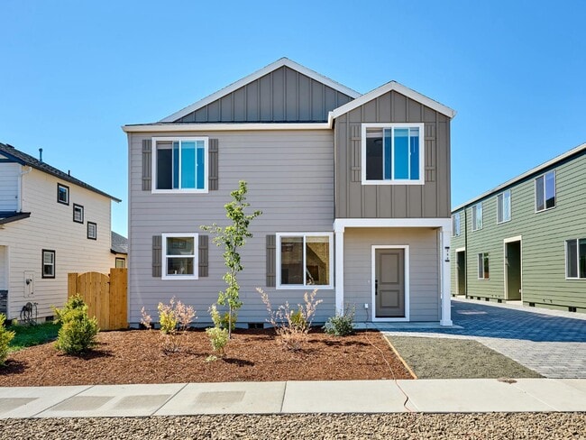 Building Photo - 122 28th Ave SE Rental