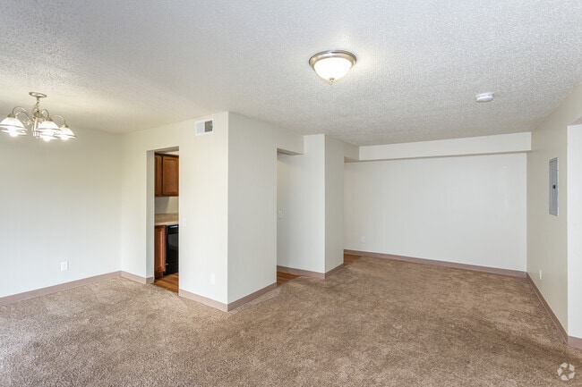 2BR, 1.5BA - 800 SF
