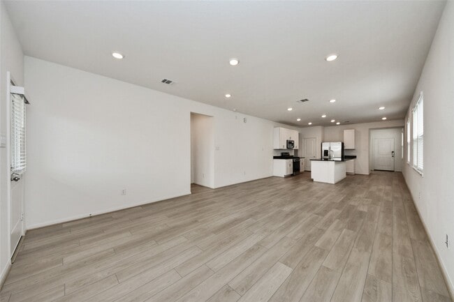 Building Photo - 18010 Whitetail Run Ln Rental