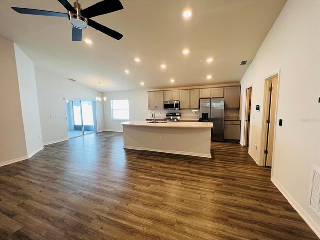 Photo - 1824 Brisbane Pl