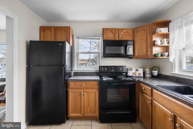 Photo - 405 E 7th Ave