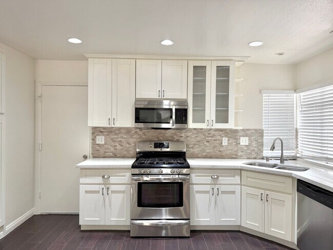 Photo - Spacious 4 Bedroom Home available In Alta Loma!