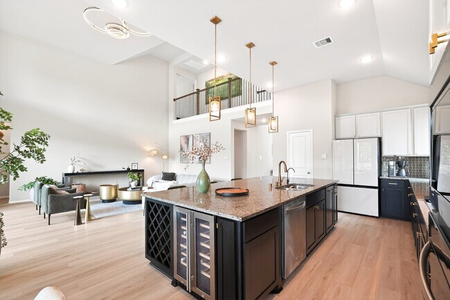 Photo - 21967 Gateway Arch Dr