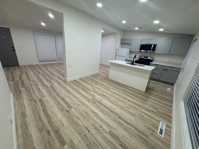 Photo - 2171 W Kirkham Way