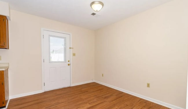 Photo - 429 Garden City Dr Unit Apt 2