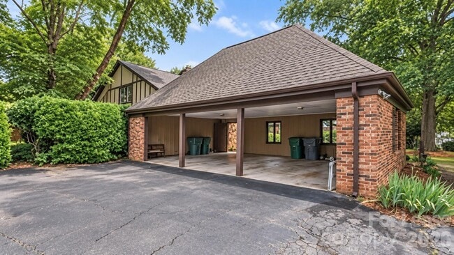 7014 Quail Hill Rd