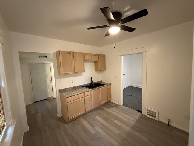 Photo - 2840 E 122nd St