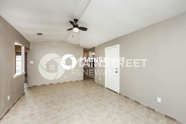 Photo - 3 Bedroom Pet-Friendly Home in DALLAS, TX with Main Street Renewal