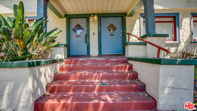 Building Photo - 1130 S Hoover St Unit 1130 Rental