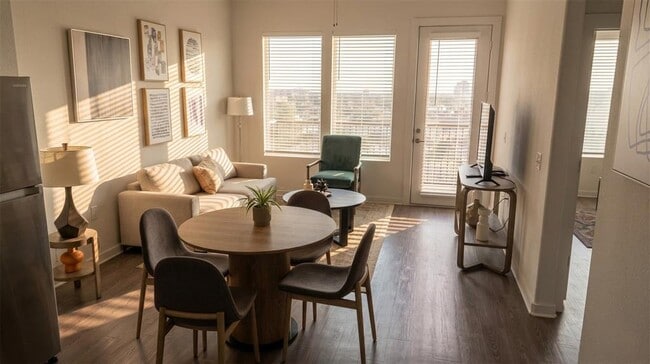 Building Photo - 680 Naumann Dr Unit A1