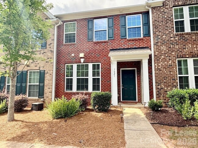 Photo - 7021 Broughton Ln