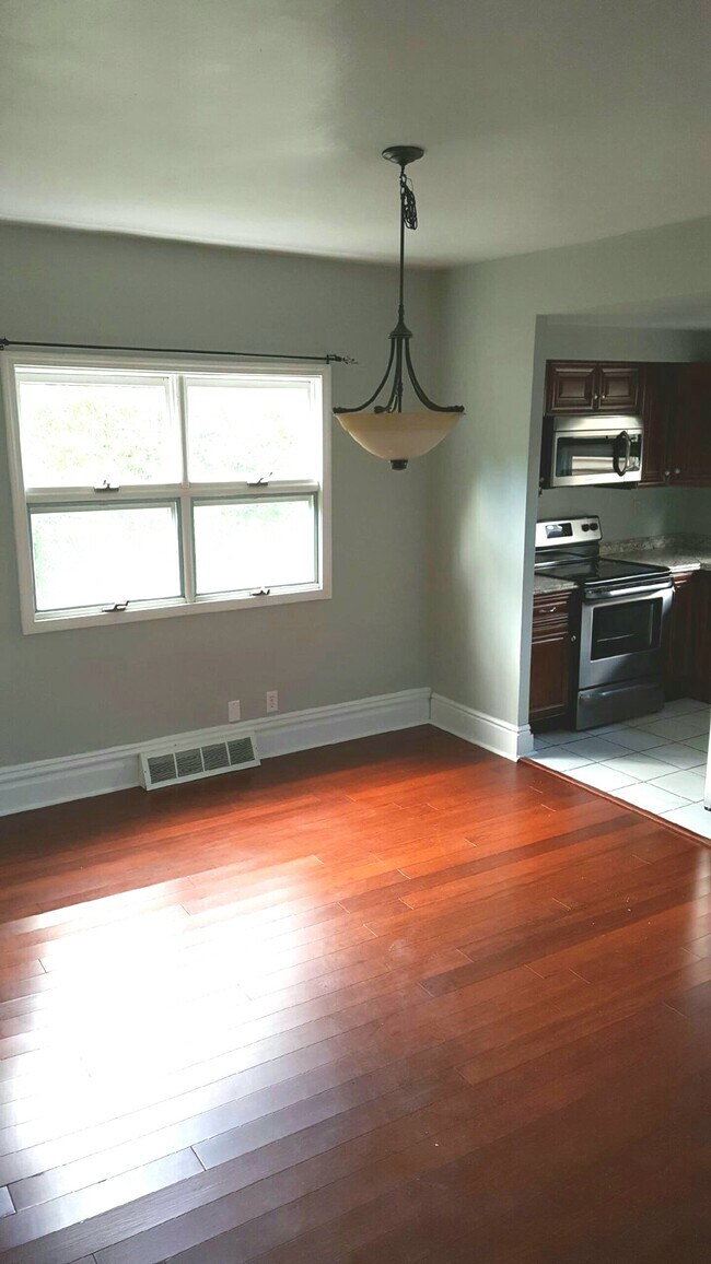 Dining Room - 49 Sterling St