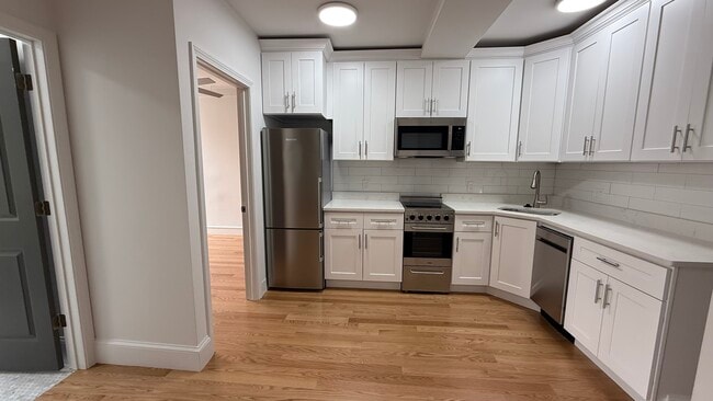 Building Photo - 52 Westland Ave