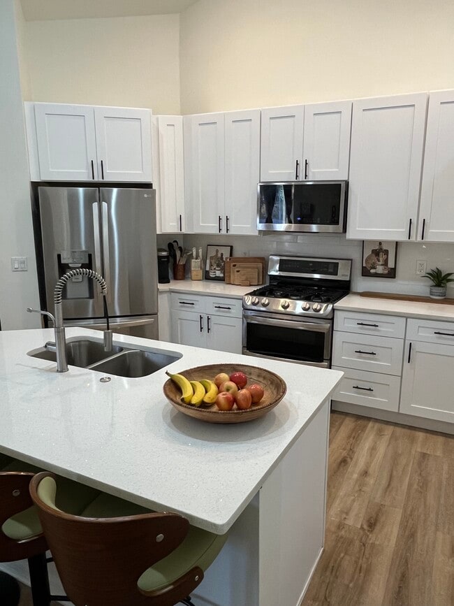 Photo - 1405 W River Ct