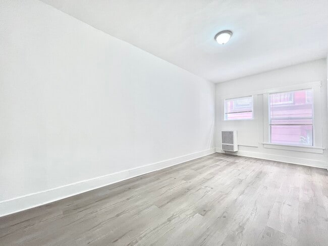 Photo - 427 S Alvarado St