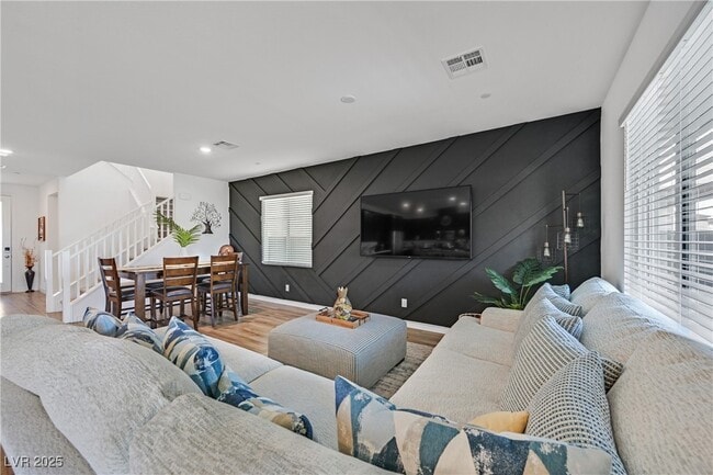 Photo - 282 Mount Steel Ave