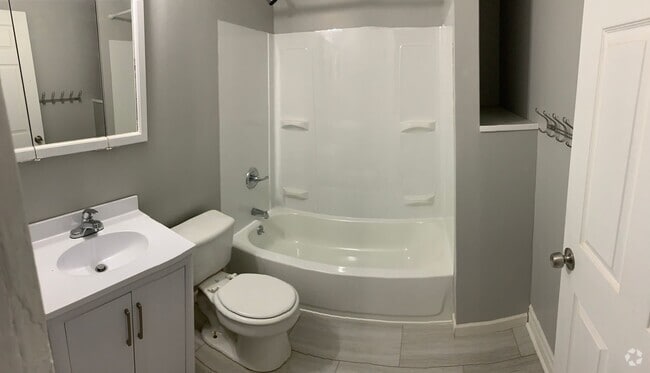 Building Photo - SR 76-78 E 2nd Unit 78 Apt 101