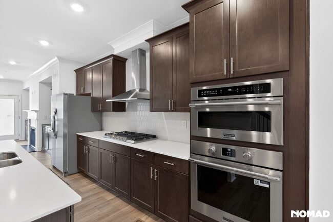 Photo - 811 Atkins Ln