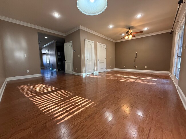 Photo - 111 Renee Ln