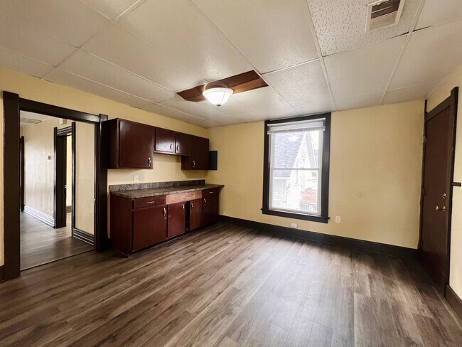 Photo - 946 Butler St Unit Upper