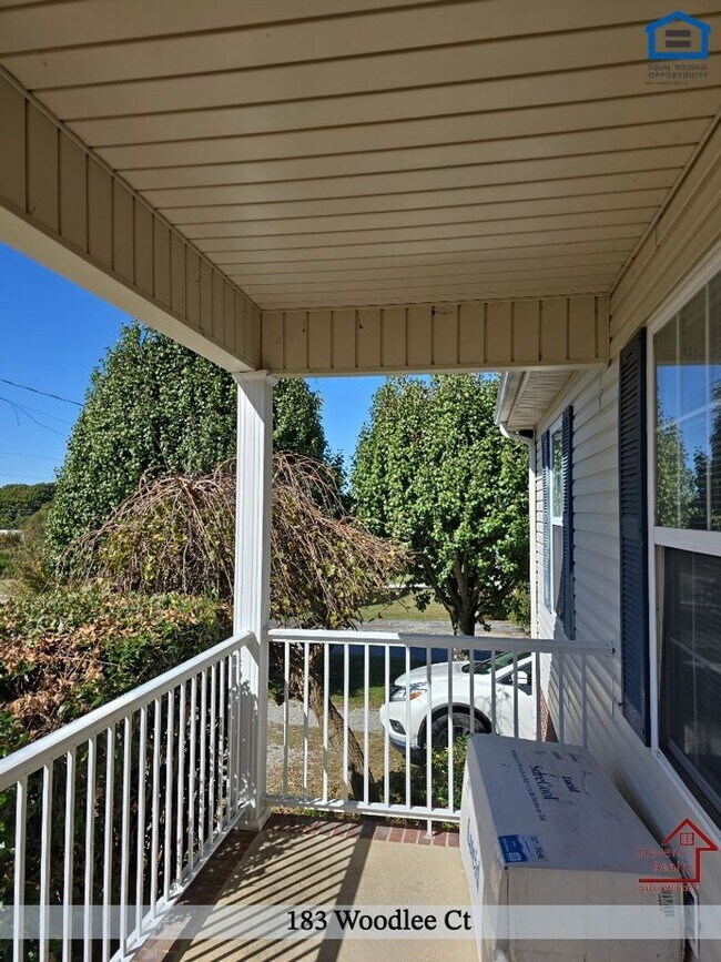 Photo - 183 Woodlee Ct