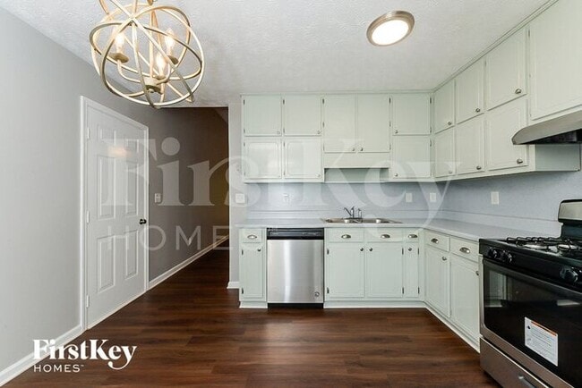 Photo - 470 Willow Ln