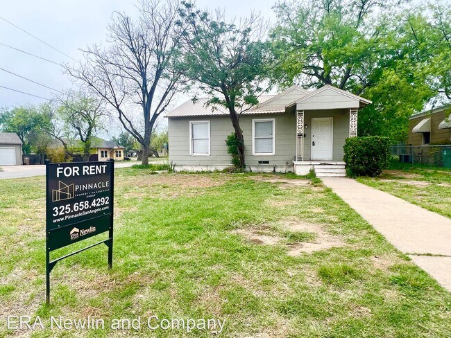 2 br, 1 bath House - 421 S Van Buren - 2 br, 1 bath House - 421 S Van Buren