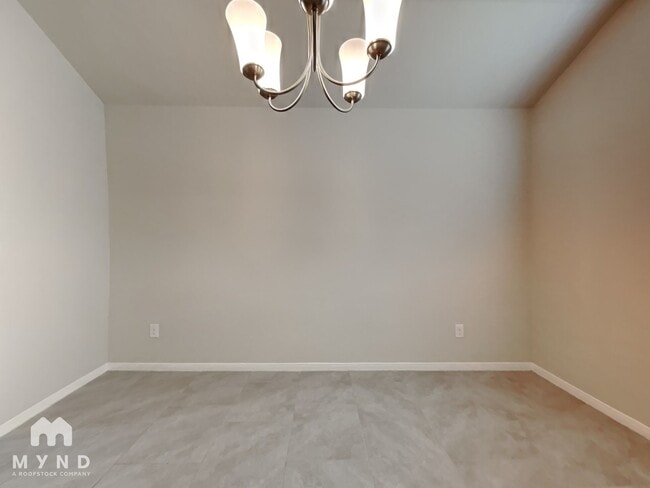 Photo - 8111 Carillon Way