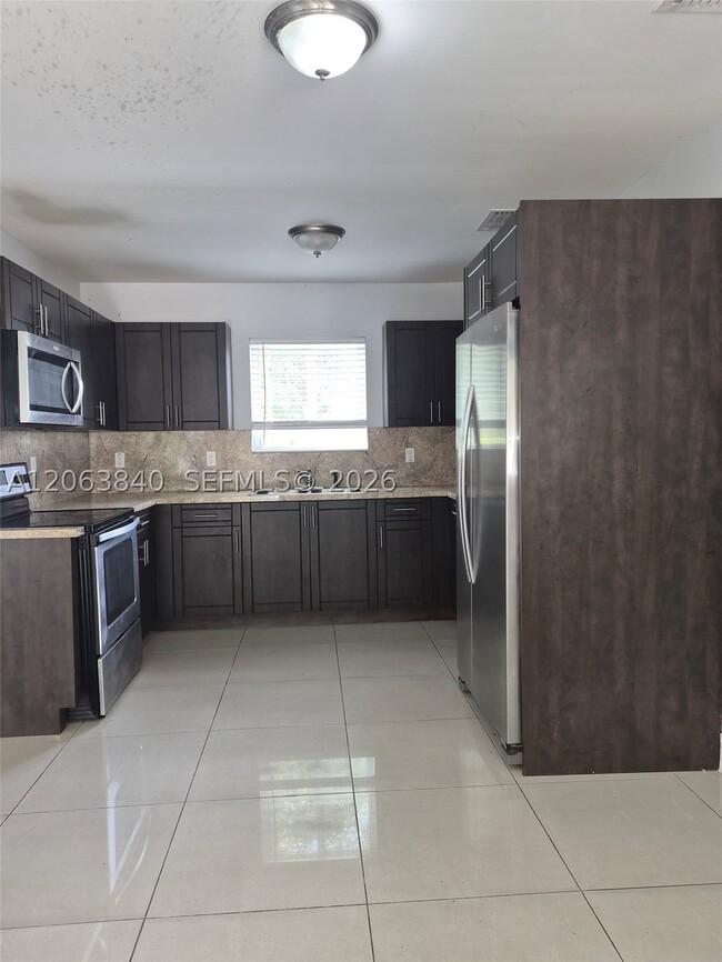 Photo - 4643 NW 15th Ave Unit 2