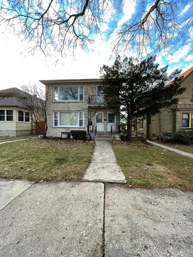 Building Photo - 3155 N 52nd St Unit 3157