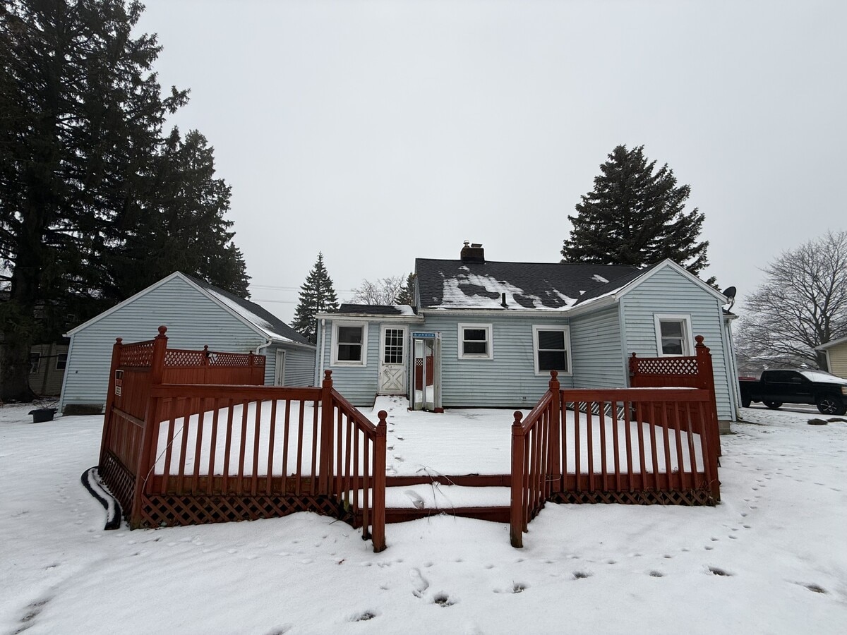 Photo - 1811 E Willoughby Rd