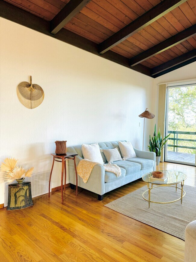 Photo - 760 La Mesa Dr