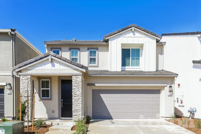 Photo - Tricon Twelve Bridges