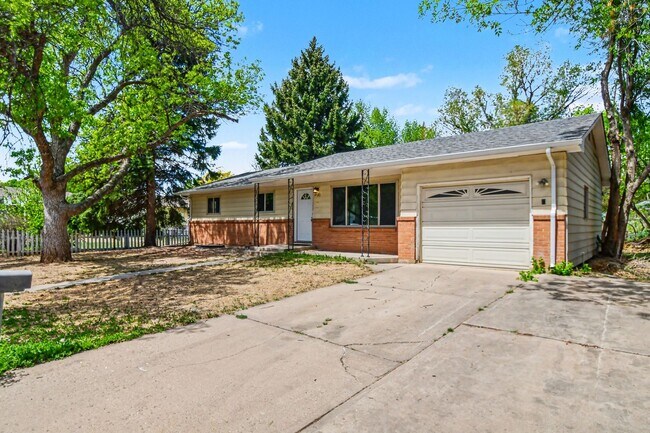 Photo - Students Welcome!! Updated 6 Bedroom, close to campus!! Flexible Move In Date (May, June, July or...