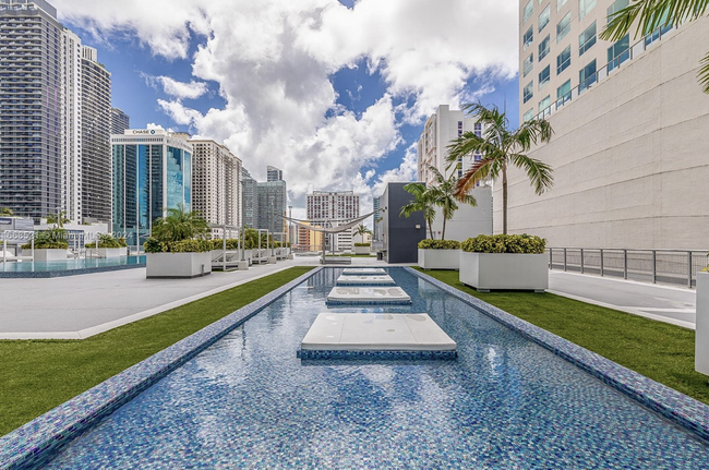 Photo - 690 SW 1st Ct Condominio Unidad 702