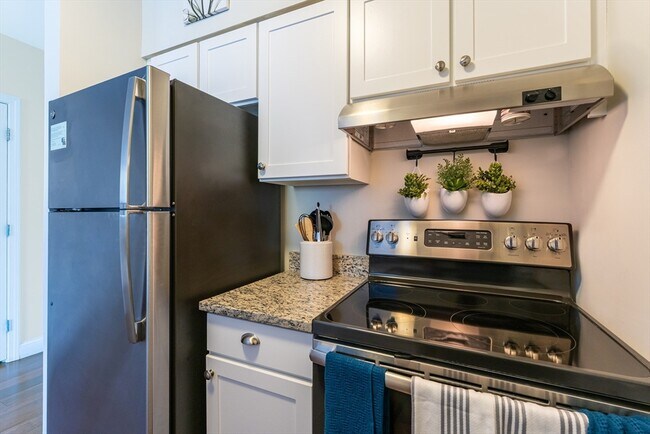 Building Photo - 100 Stockton St Unit 108M