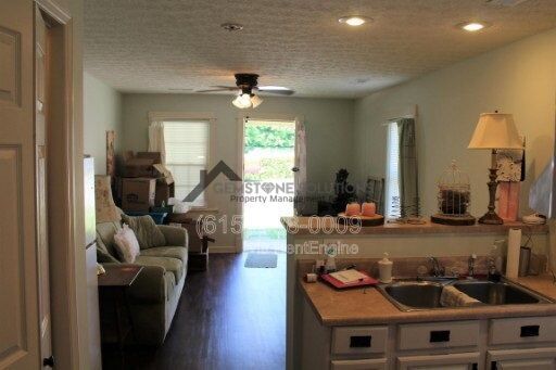 Photo - 335 Granbury St